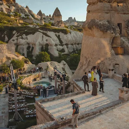 Aza Cave Cappadocia Adult ホテル ギョレメ